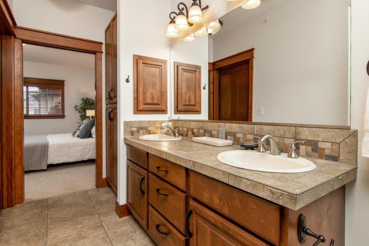 Modern Riverstone Condo With Grand Deck - Steps To Shops, Restaurants, Trails And River Coeur d'Alene Kültér fotó